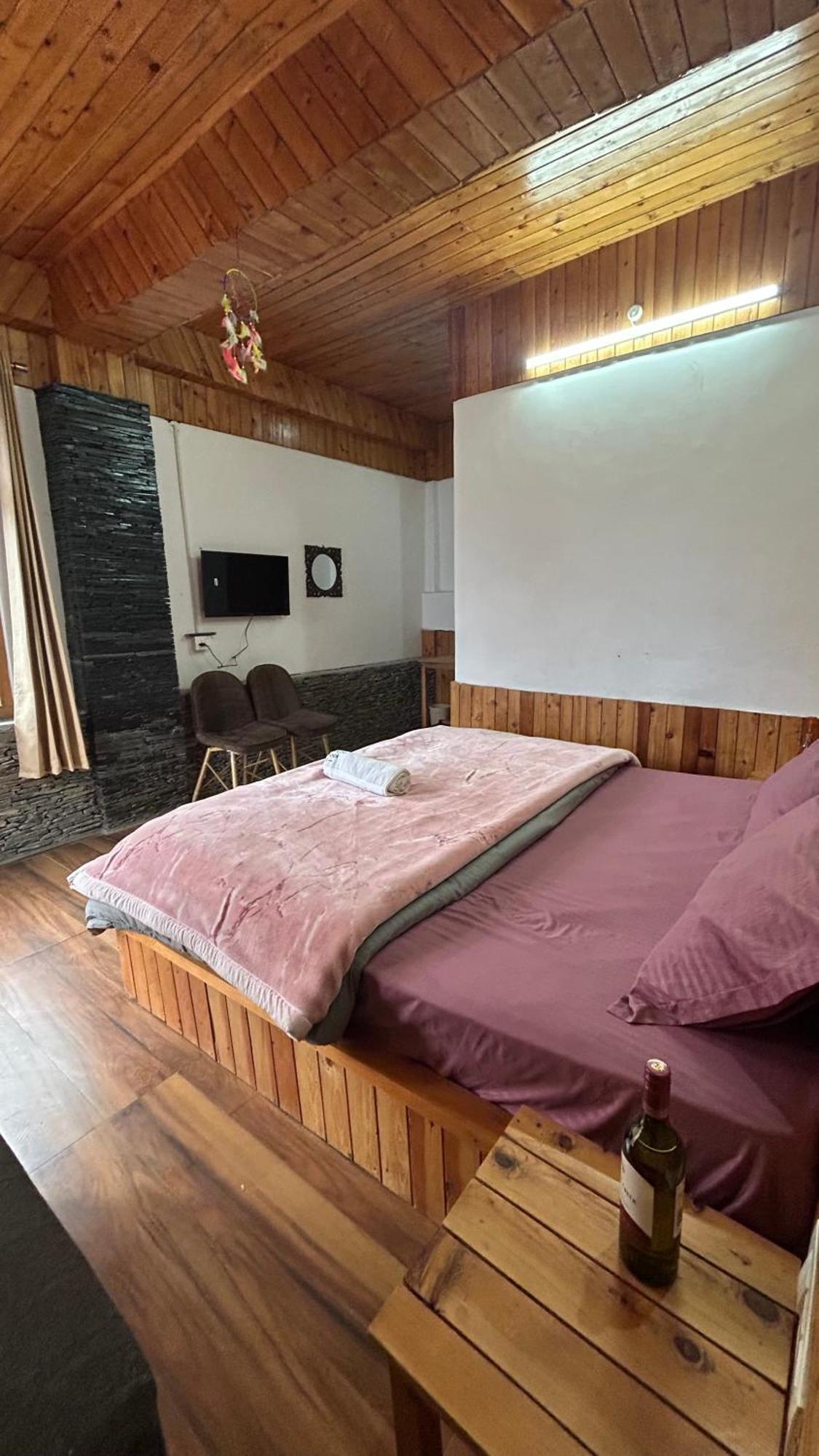 The Himalayan Sukoon Villa Near Jibhi Banjār Exterior foto